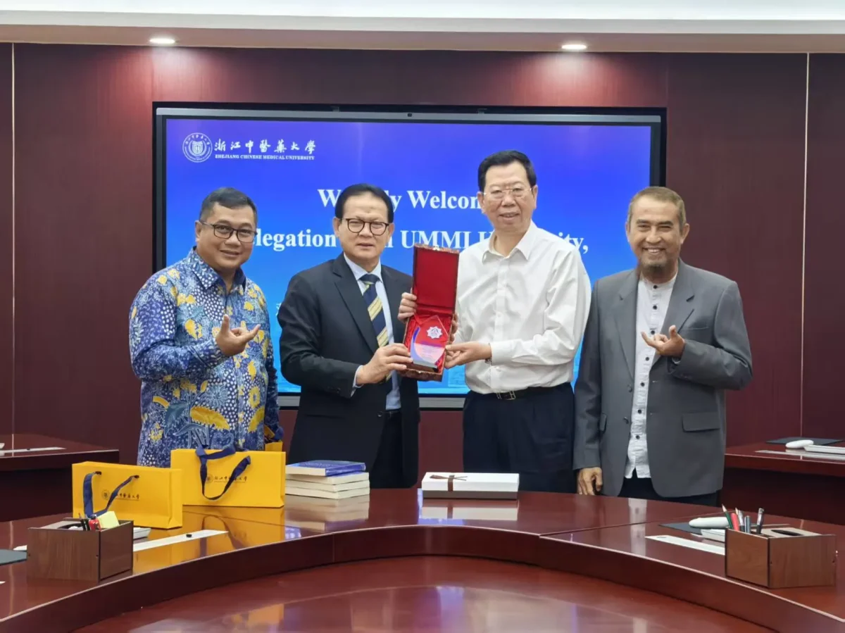 Kerja Sama Strategis dengan Zhejiang Chinese Medical University, China